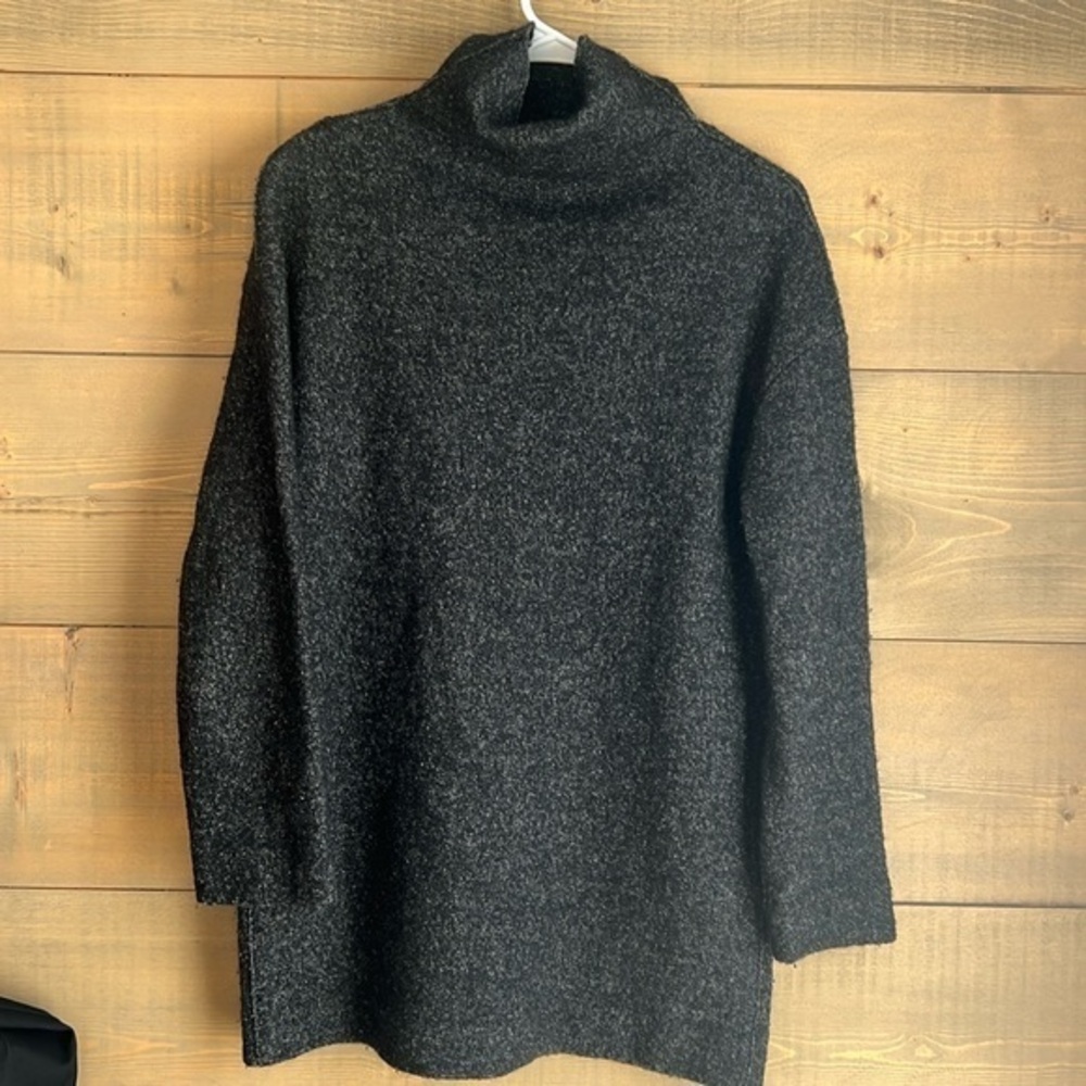 Isabel Marant Étoile Wool Turtleneck Oversized
Tunic Sweater in EU38, US Medium